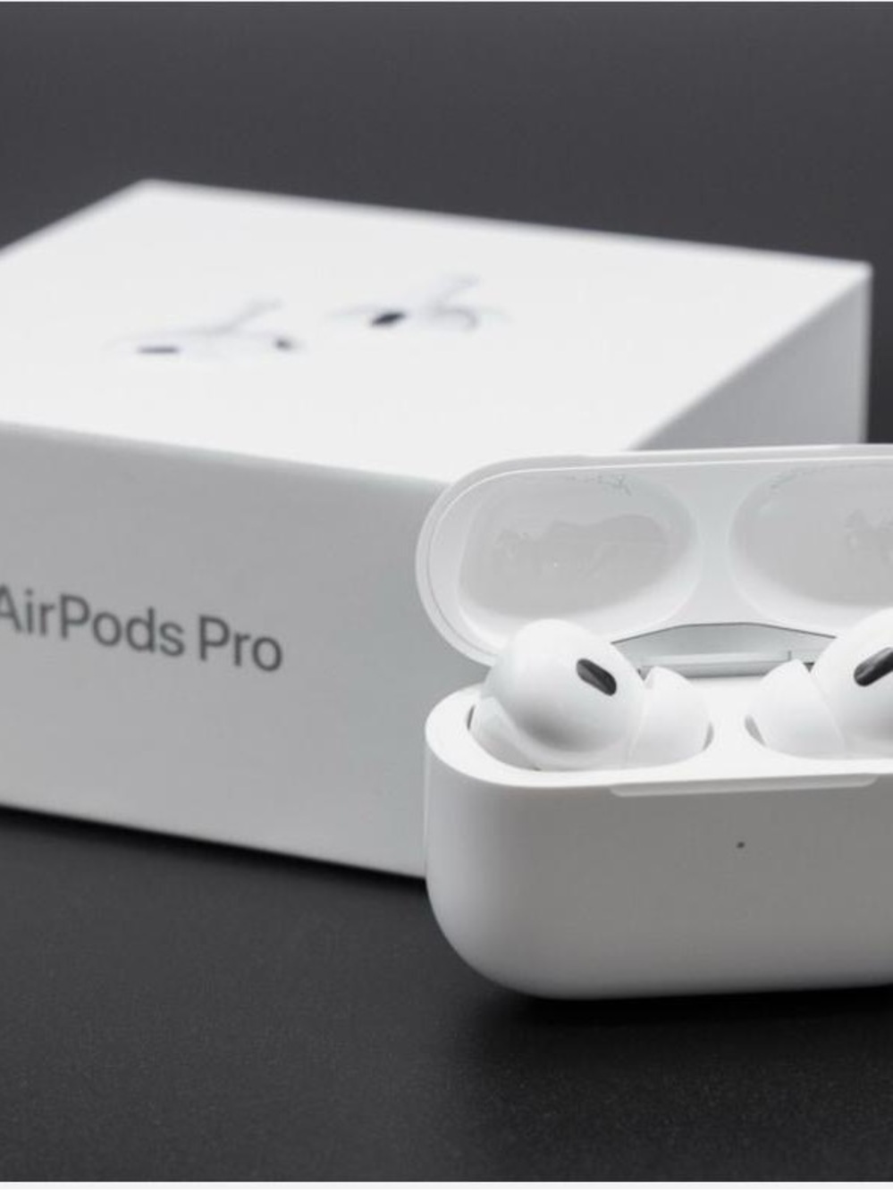 Apple AirPods Pro Earbuds in White with Charging Case